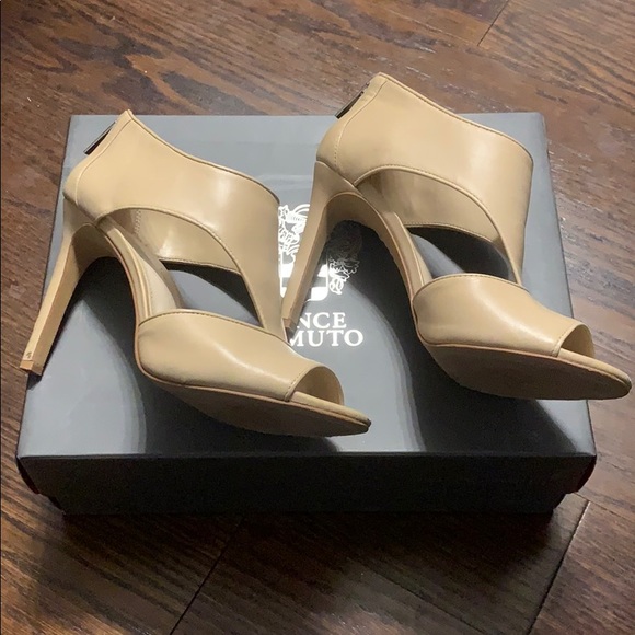 Leather Vince Camuto heeled sandals - Picture 3 of 5